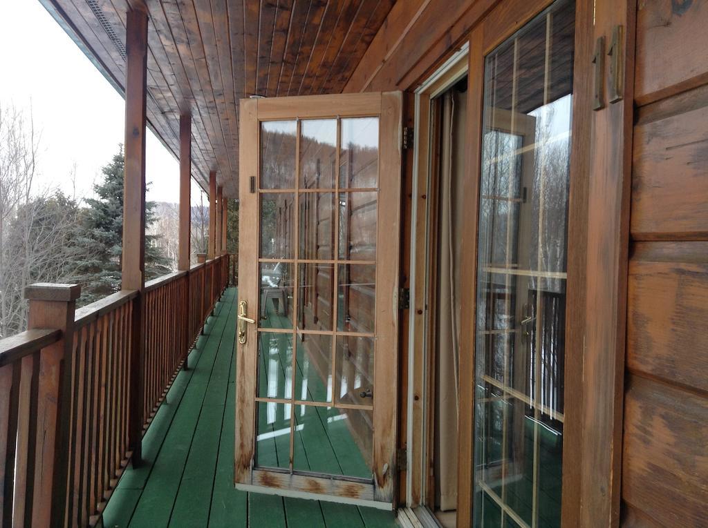 Aux Berges Du St-Maurice Hotel Saint-Jean-des Piles Kültér fotó