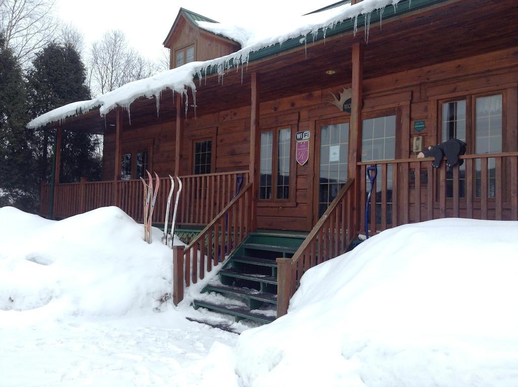 Aux Berges Du St-Maurice Hotel Saint-Jean-des Piles Kültér fotó